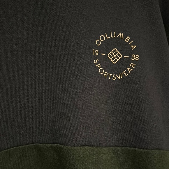 COLUMBIA | Green and Blue Color Block Crop Boxy Sweatshirt 1938 Sportswear - Picture 3 of 13